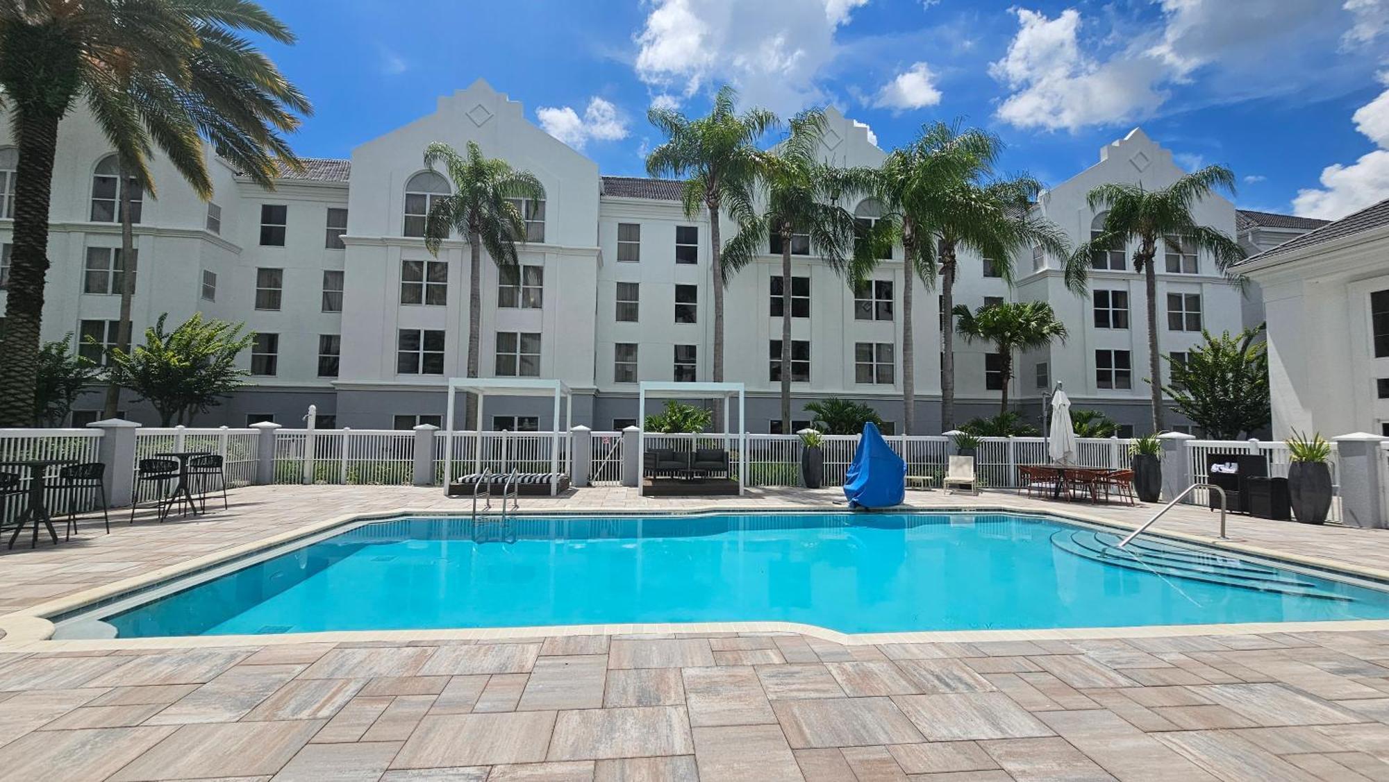 Surestay Plus By Best Western Orlando Lake Buena Vista Exterior photo